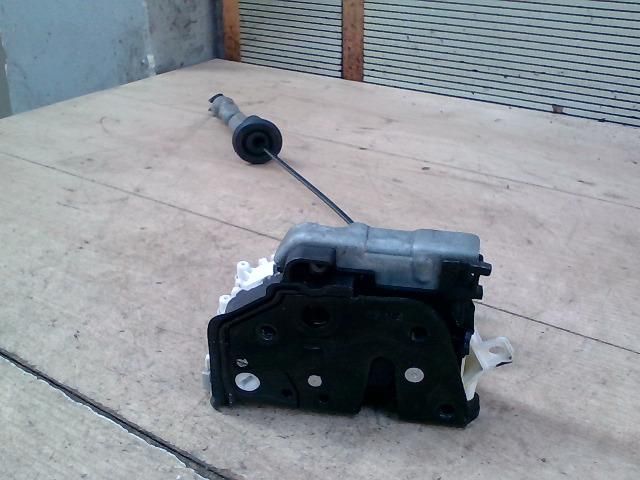 bontott AUDI A6 C7 Jobb első Ajtózár