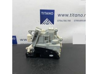 bontott AUDI A6 C7 Jobb első Ajtózár