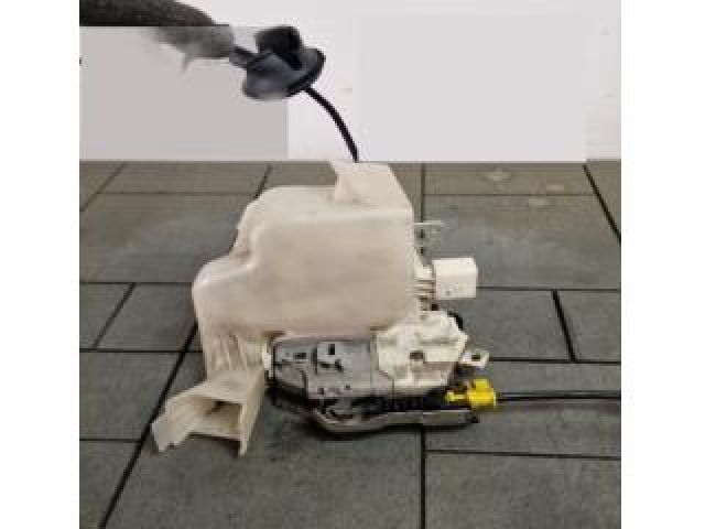 bontott AUDI A6 C7 Jobb első Ajtózár