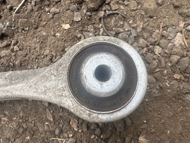 bontott AUDI A6 C7 Jobb első Felső Első Lengőkar