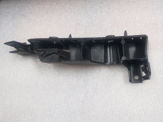 bontott AUDI A6 C7 Jobb első Lökhárító Tartó (Műanyag)