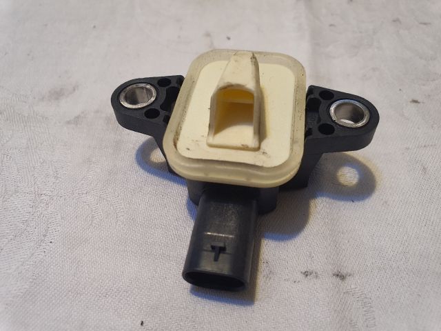 bontott AUDI A6 C7 Jobb első Oldal Ütközés Érzékelő