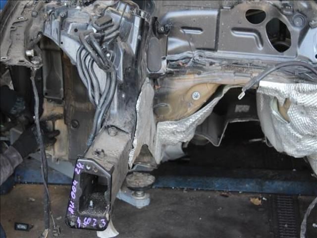 bontott AUDI A6 C7 Jobb első Ütközéscsillapító