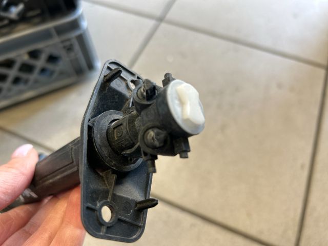 bontott AUDI A6 C7 Jobb Fényszórómosó Fúvóka