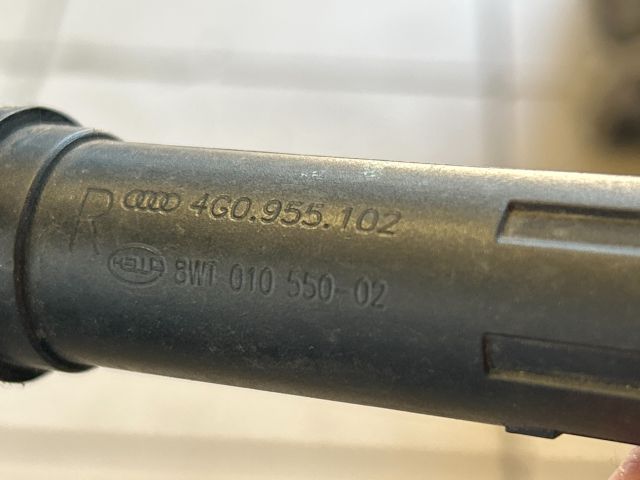 bontott AUDI A6 C7 Jobb Fényszórómosó Fúvóka