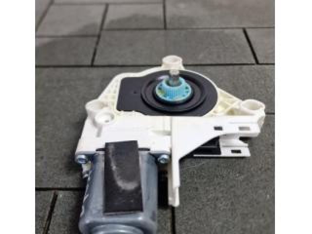 bontott AUDI A6 C7 Jobb hátsó Ablakemelő Motor