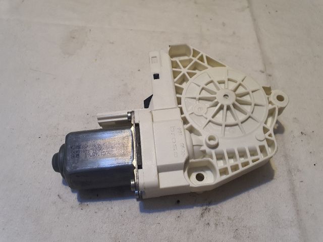 bontott AUDI A6 C7 Jobb hátsó Ablakemelő Motor