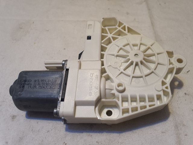 bontott AUDI A6 C7 Jobb hátsó Ablakemelő Motor