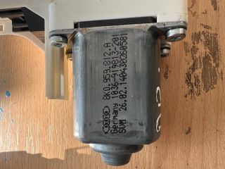 bontott AUDI A6 C7 Jobb hátsó Ablakemelő Motor