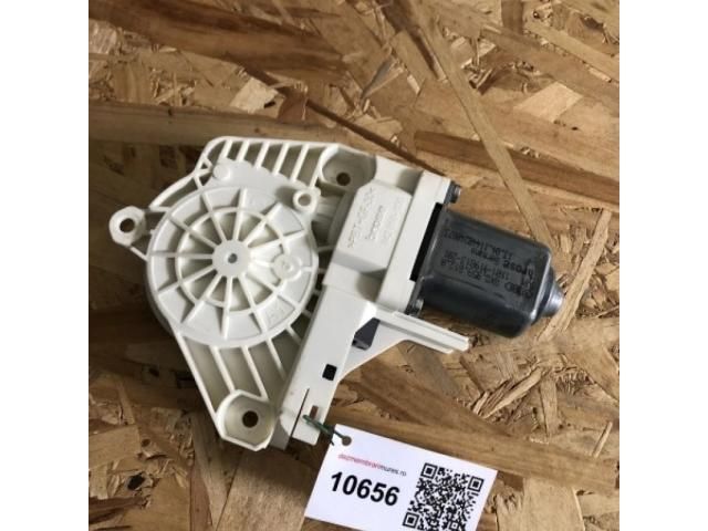 bontott AUDI A6 C7 Jobb hátsó Ablakemelő Motor