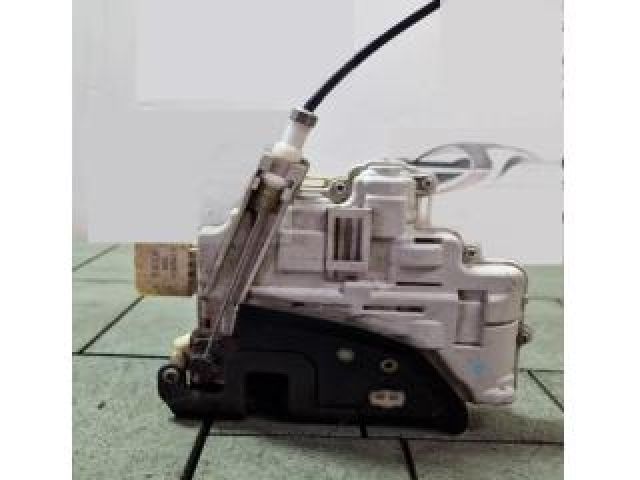 bontott AUDI A6 C7 Jobb hátsó Ajtózár