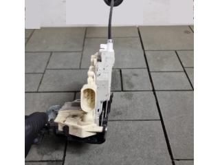 bontott AUDI A6 C7 Jobb hátsó Ajtózár