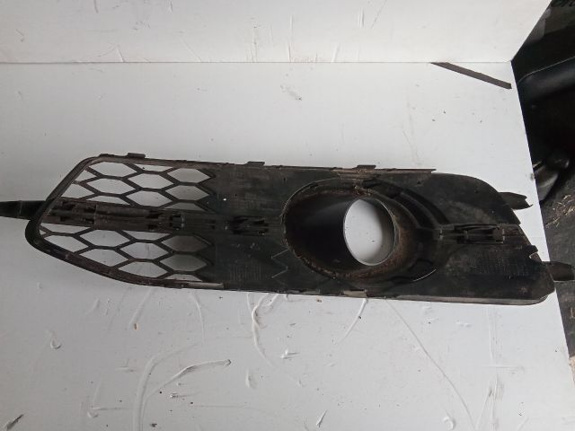 bontott AUDI A6 C7 Jobb Ködlámpa Rács