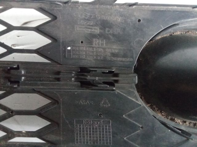 bontott AUDI A6 C7 Jobb Ködlámpa Rács