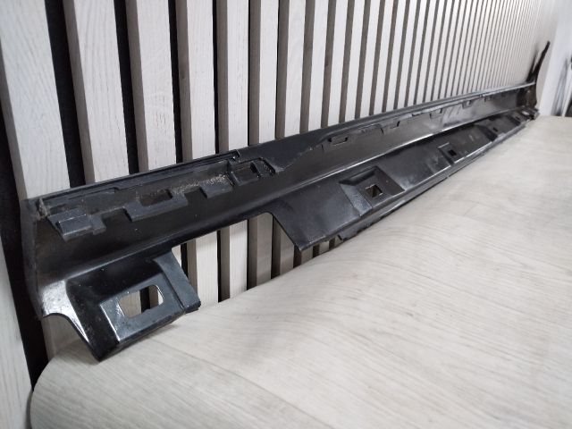 bontott AUDI A6 C7 Jobb Küszöb