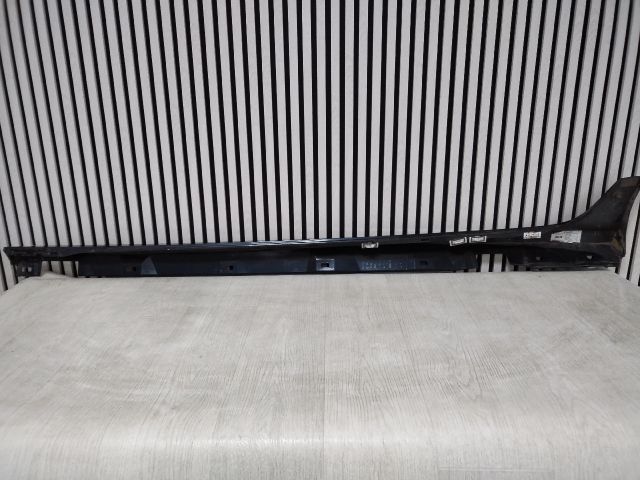 bontott AUDI A6 C7 Jobb Küszöb