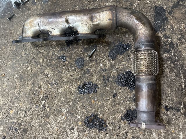 bontott AUDI A6 C7 Jobb Leömlő (V-Motor/Boxer)