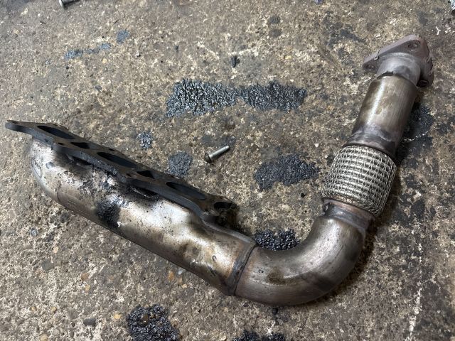 bontott AUDI A6 C7 Jobb Leömlő (V-Motor/Boxer)