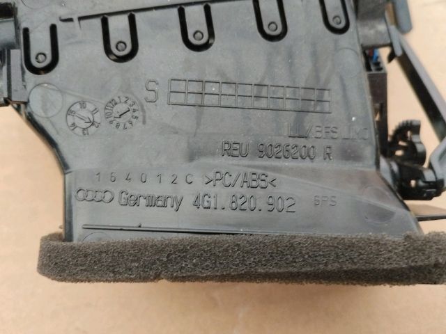 bontott AUDI A6 C7 Jobb Szellőző