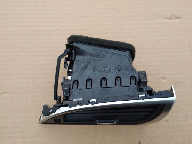 bontott AUDI A6 C7 Jobb Szellőző