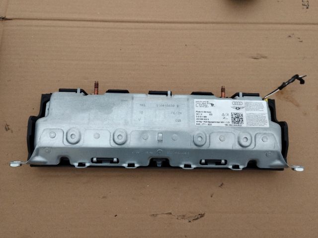 bontott AUDI A6 C7 Jobb Térdlégzsák