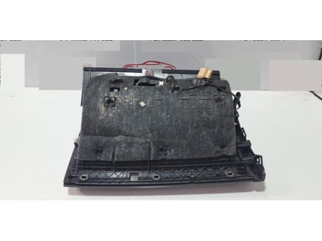 bontott AUDI A6 C7 Kesztyűtartó