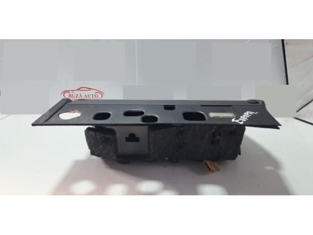 bontott AUDI A6 C7 Kesztyűtartó