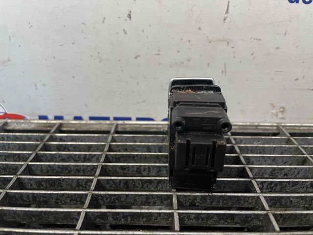 bontott AUDI A6 C7 Kézifék Kapcsoló