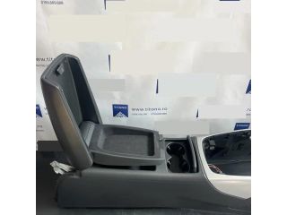 bontott AUDI A6 C7 Könyöklő