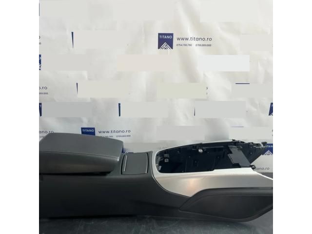 bontott AUDI A6 C7 Könyöklő