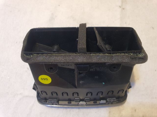 bontott AUDI A6 C7 Középső Szellőző