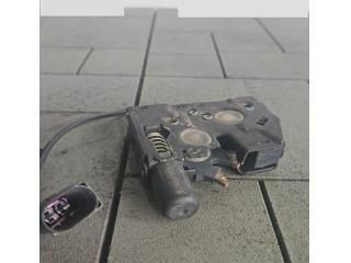 bontott AUDI A6 C7 Motorháztető Zárszerkezet