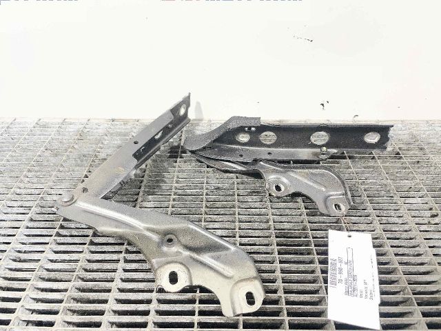 bontott AUDI A6 C7 Motorháztető Zsanér Pár