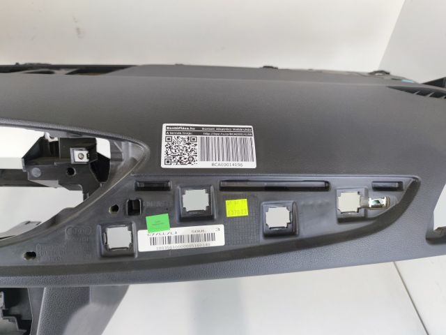 bontott AUDI A6 C7 Műszerfal Héj