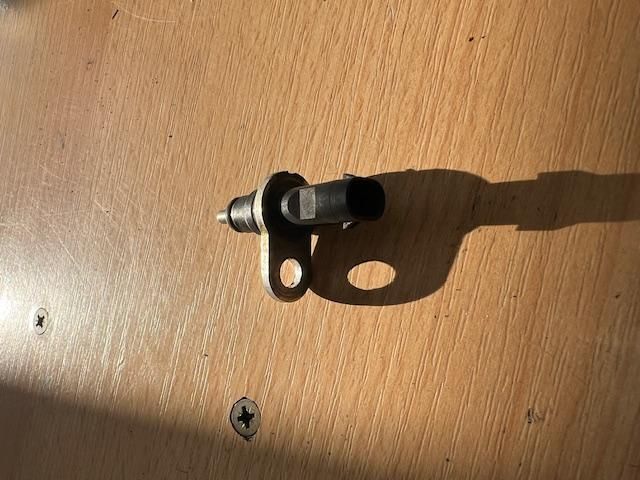 bontott AUDI A6 C7 Olajnyomás Jeladó