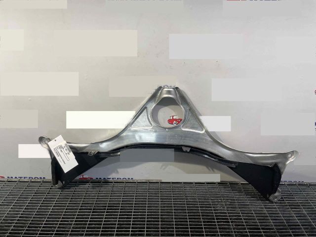 bontott AUDI A6 C7 Tartó Bak