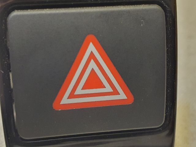 bontott AUDI A6 C7 Vészvillogó Kapcsoló