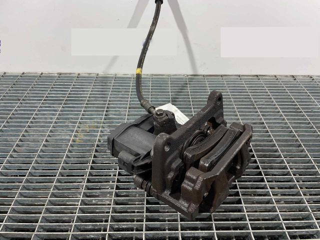 bontott AUDI A6 C8 Bal hátsó Féknyereg Munkahengerrel