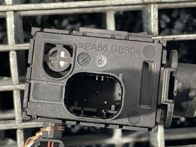 bontott AUDI A6 C8 Jeladó (Magában)