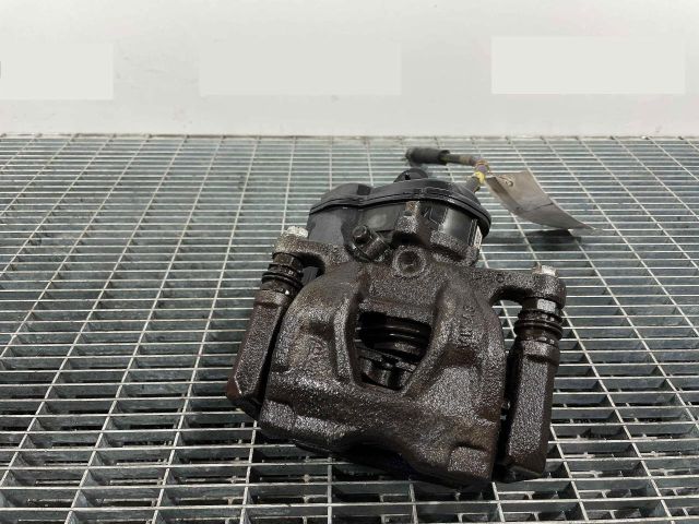 bontott AUDI A6 C8 Jobb hátsó Féknyereg Munkahengerrel