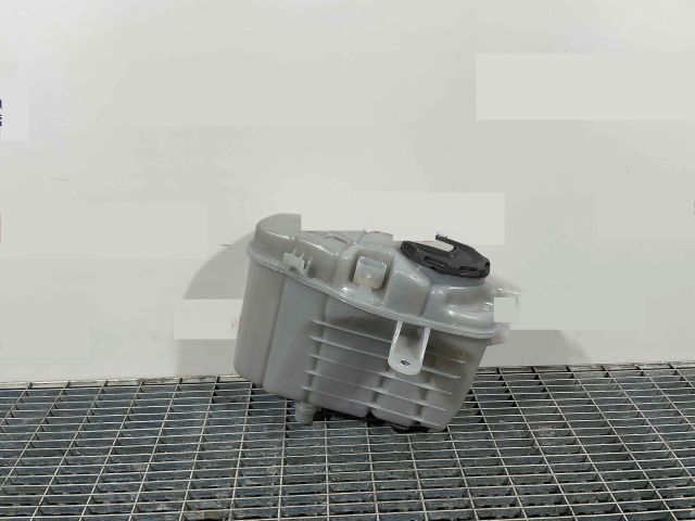 bontott AUDI A6 C8 Kiegyenlítő Tartály