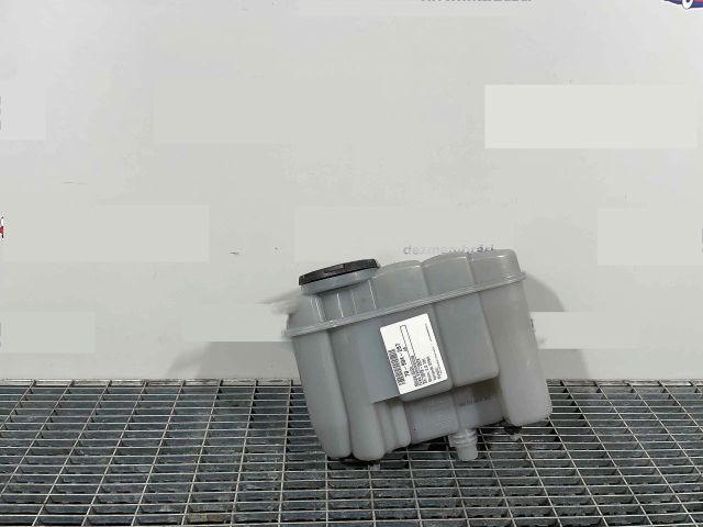 bontott AUDI A6 C8 Kiegyenlítő Tartály