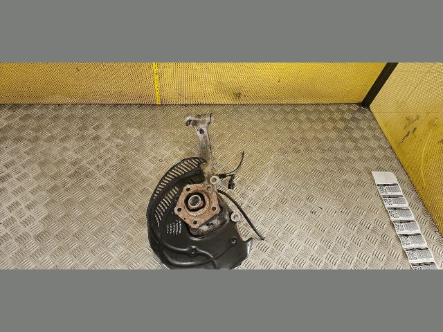 bontott AUDI A6 C8 Bal első Csonkállvány Kerékaggyal