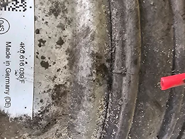 bontott AUDI A6 C8 Bal első Rugó