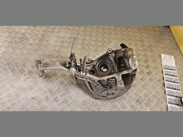 bontott AUDI A6 C8 Jobb első Csonkállvány Kerékaggyal