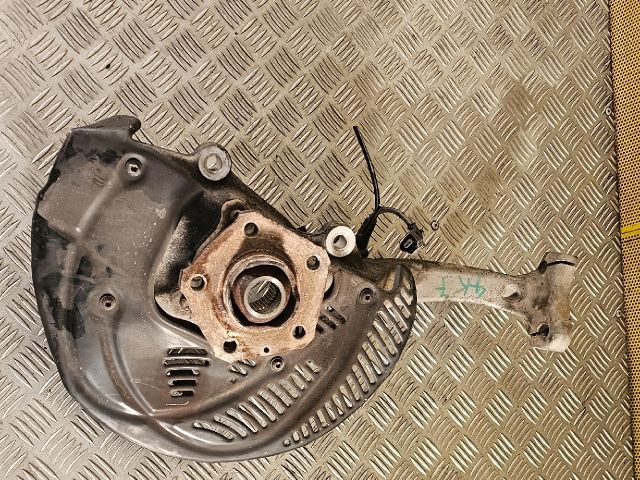 bontott AUDI A6 C8 Jobb első Csonkállvány Kerékaggyal