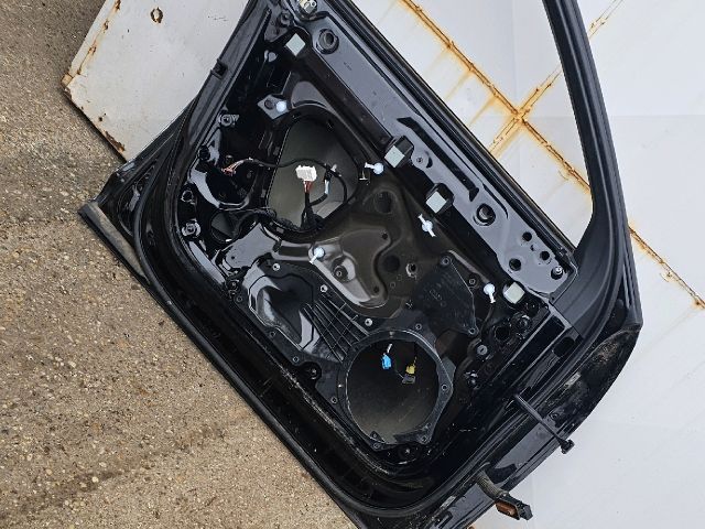 bontott AUDI A6 C8 Bal első Ajtó (Üres lemez)