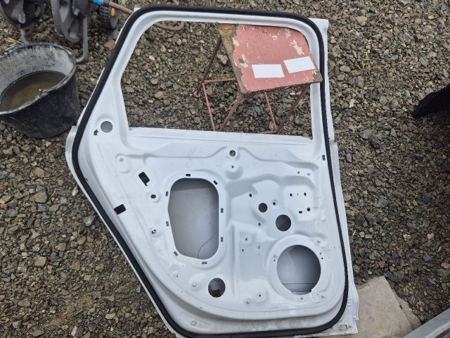 bontott AUDI A6 C8 Bal hátsó Ajtó (Üres lemez)