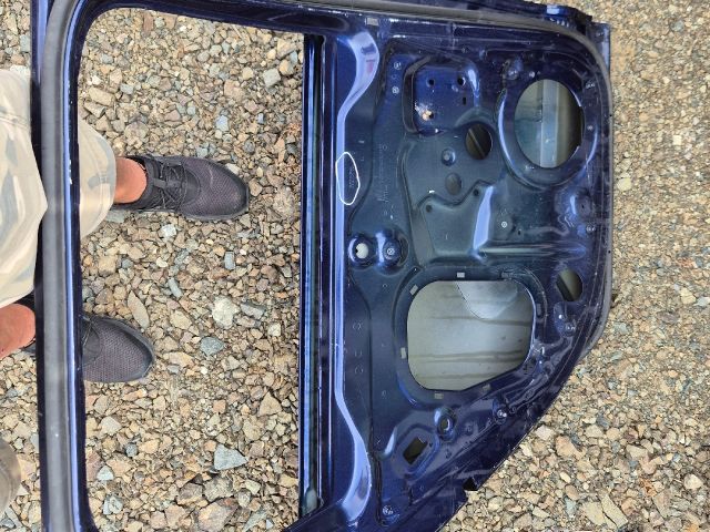 bontott AUDI A6 C8 Bal hátsó Ajtó (Üres lemez)