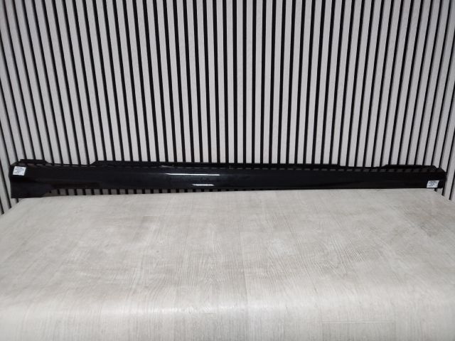 bontott AUDI A6 C8 Bal Küszöb